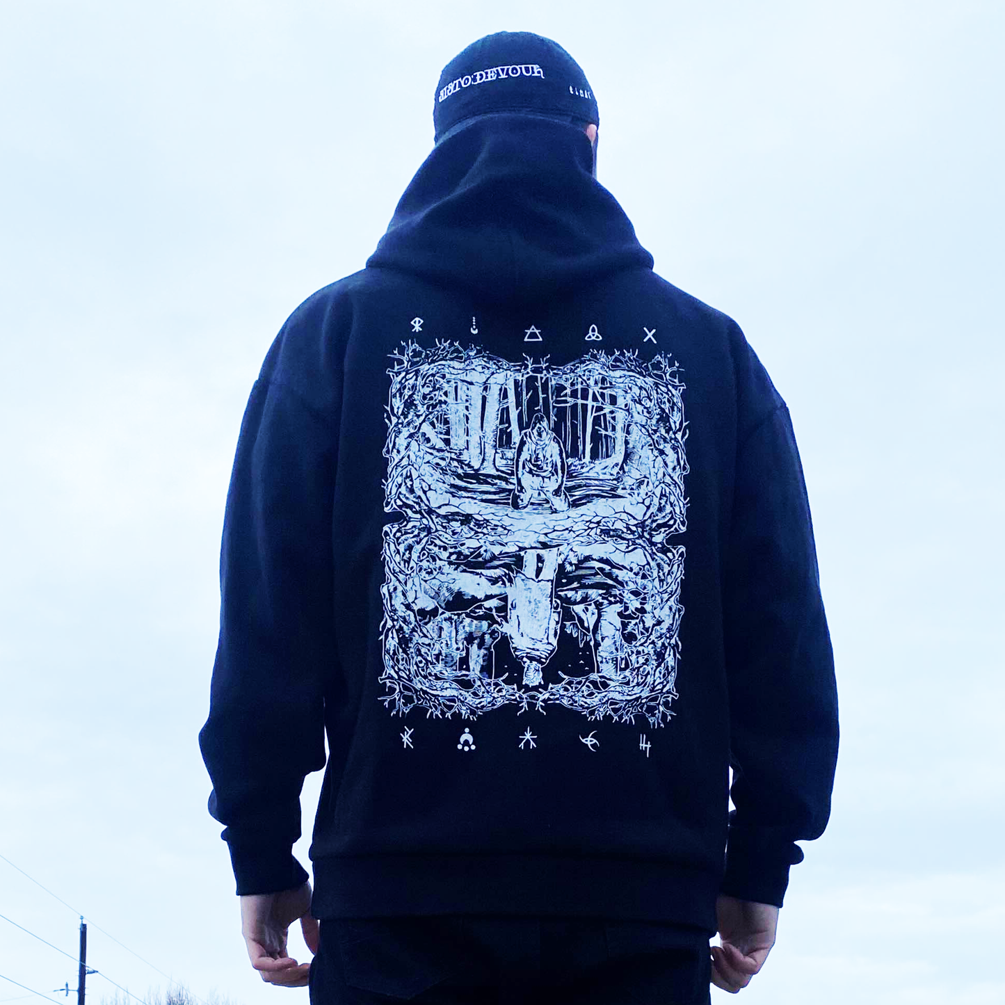 TWO CORPSE, ONE GRAVE - HOODIE